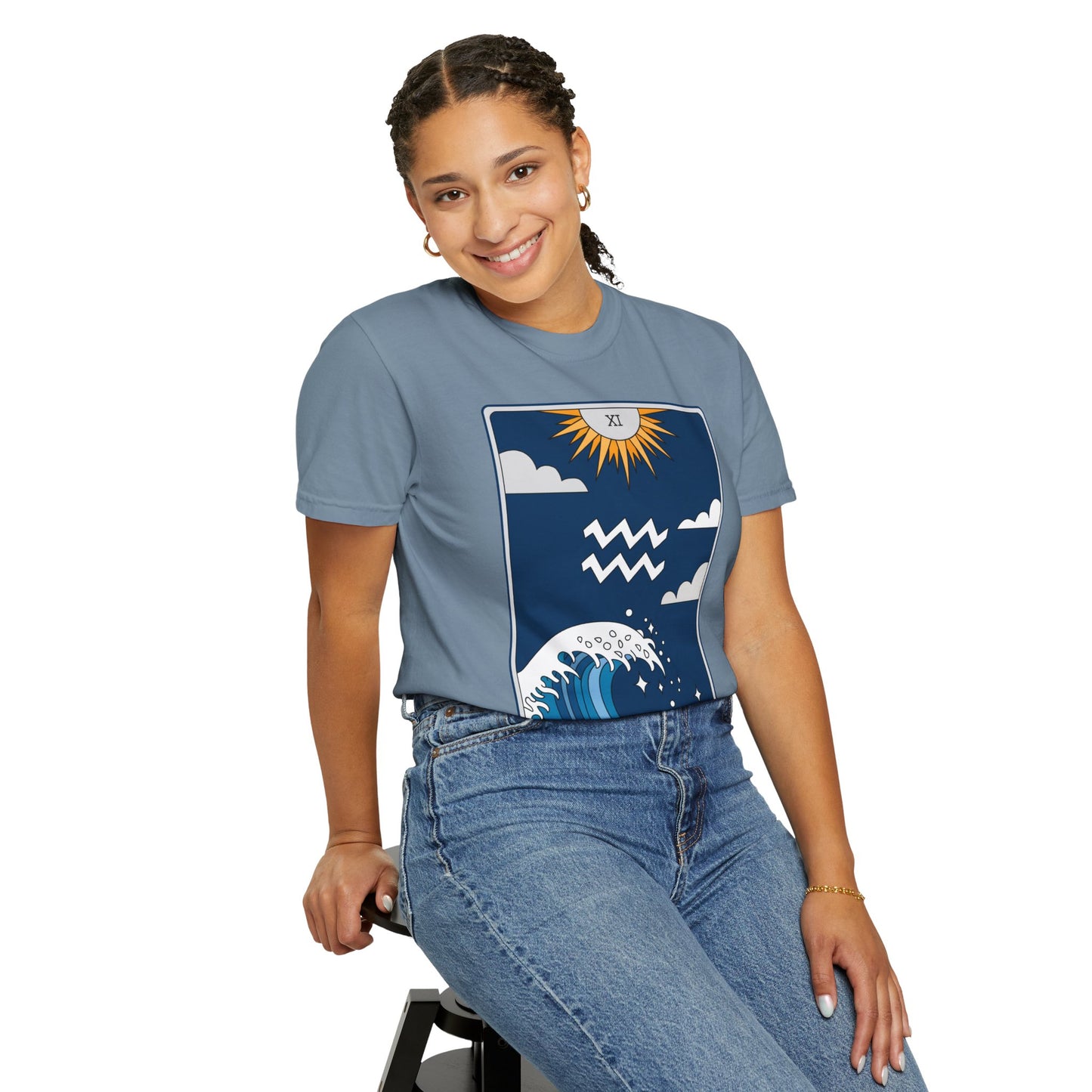 Aquarius Waves Tarot Tee - Innovative Water Bearer Zodiac Graphic T-Shirt